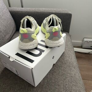 Good condition trail runner. Only worn a few times.